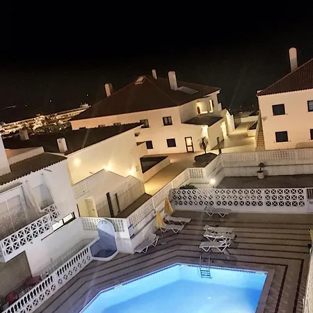 Himalaya Rooftop Sea View 아파트